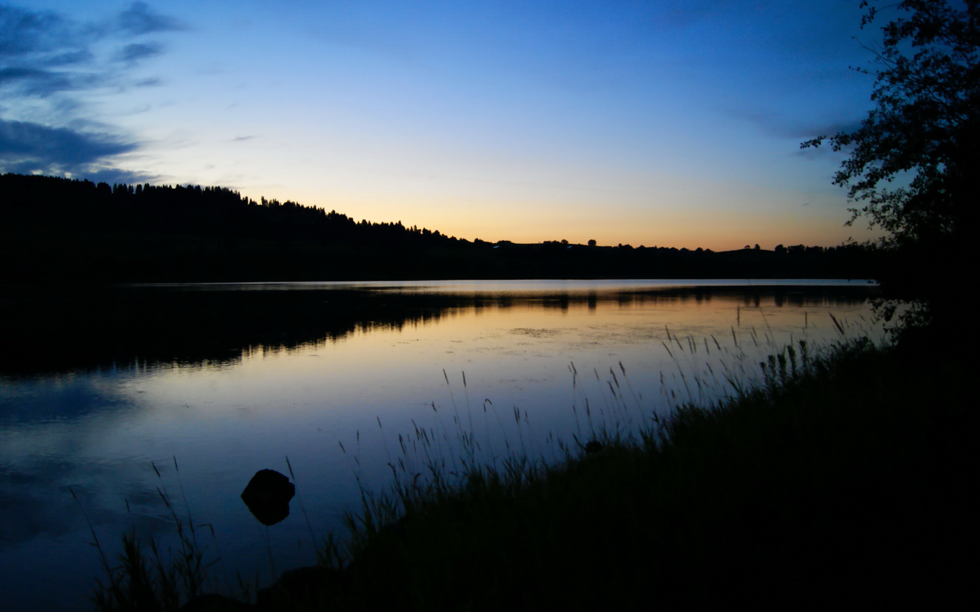 爱游戏官方-德甲猛攻猛守：极致的攻防演绎！，猛攻战将是什么牌子的